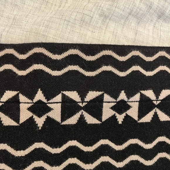 Krimson Klover Black and Tan Patterned Knit Skirt - Picture 4 of 5